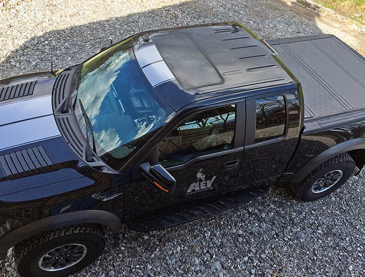 Marquage pause d'adhésifs publicitaire ou personnalisation de véhicules particuliers ou professionnels artisan Haute Savoie Thônes