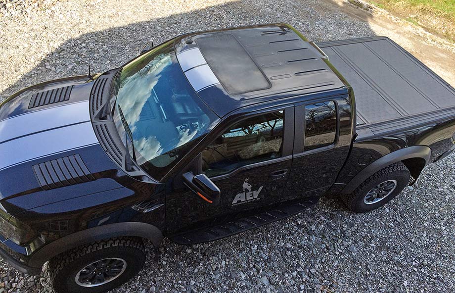 Marquage pause d'adhésifs publicitaire ou personnalisation de véhicules particuliers ou professionnels artisan Haute Savoie Thônes