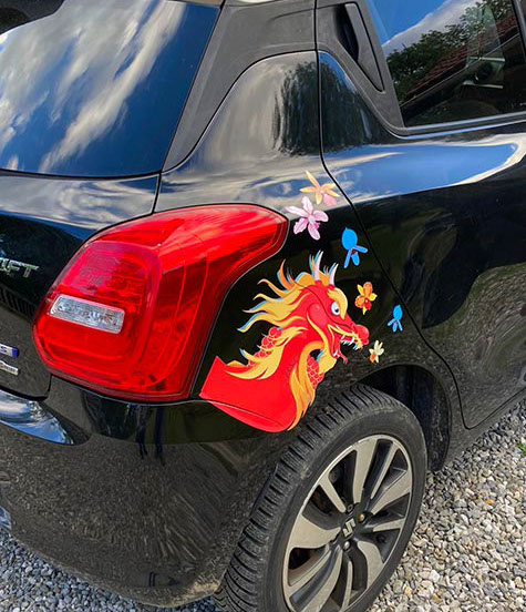 Marquage pause adhésifs décoration voiture motard particuliers ou professionnels artisan Haute Savoie Thônes Serraval