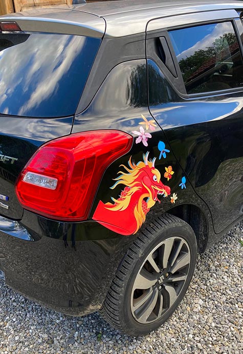 Marquage pause adhésifs décoration voiture motard particuliers ou professionnels artisan Haute Savoie Thônes Serraval