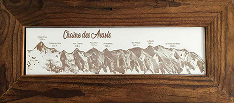 Tableau représentant la chaine des Aravis souvenirs de la clusaz fabrication artisanale fabriqué en Haute Savoie par Thim Montagn'art