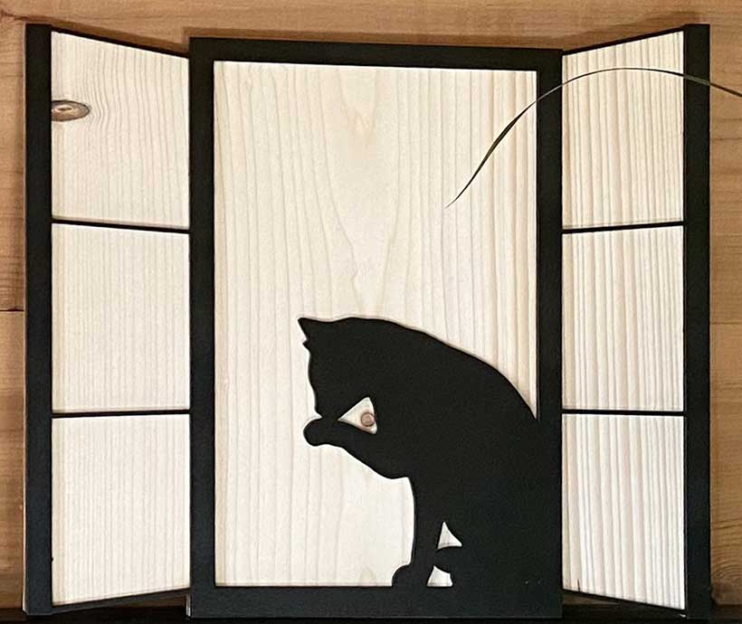 Objet décoration "Le chat à la fenêtre" fabrication artisanale française artisanat fabriqué en Haute Savoie par Thim Montagn'art