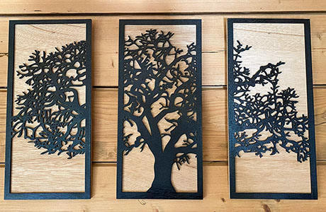 Triptyque représentant un arbre, artisanat savoyard réalisé par Thim Montagn'Art entreprise située à Serraval Haute Savoie France. 