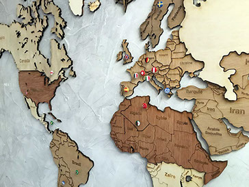 Porte clés en bois gravés à votre image, logos d'entreprises, associations, clubs... Solide pratique et utile, un bon moyen de rester présent