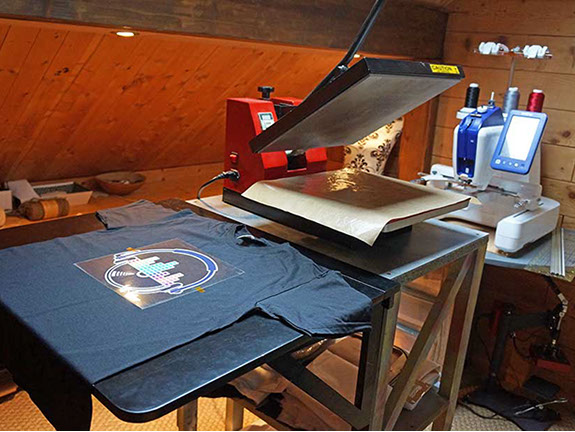 Portez une tenue à l'image et aux couleurs de votre entreprise, association, club, particulier. Notre technique de marquage de qualité 