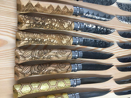 Gravure laser sur Opinel motifs personnalisés au choix entreprise située à Thônes Serraval Thim Montagn'Art