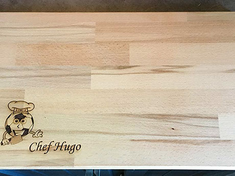 modèle de planche à découper gravé au laser gravure laser possible sur toutes sortes de matériaux publicité objets personnalisés