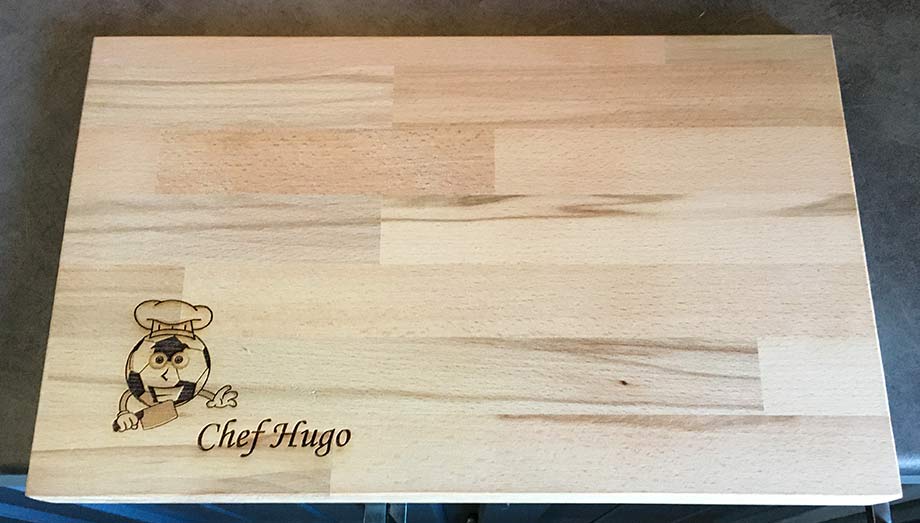 modèle de planche à découper gravé au laser gravure laser possible sur toutes sortes de matériaux publicité objets personnalisés