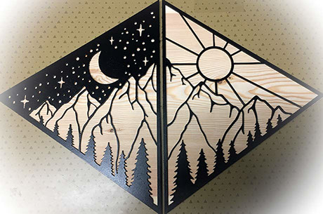 Montagne lune et soleil, gravure sur bois objet de décoration intérieur artisanat savoyard réalisé par Thim Montagn'Art Thônes Serraval.