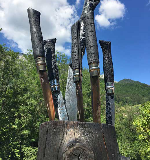 idée originale de cadeau d'entreprise couteau gravé laser, solide pratique et utile, un moyen de rester toujours présent auprès de vos clients. 