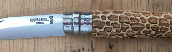 Opinel personnalisé à votre image en gravure laser, solide pratique et utile, un bon moyen de rester toujours présent auprès de vos clients. 