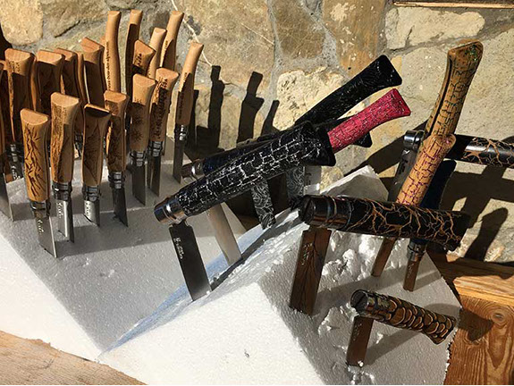 Opinel personnalisé à votre image en gravure laser, solide pratique et utile, un bon moyen de rester toujours présent auprès de vos clients. 