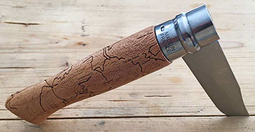 Opinel personnalisé à votre image en gravure laser, solide pratique et utile, un bon moyen de rester toujours présent auprès de vos clients. 