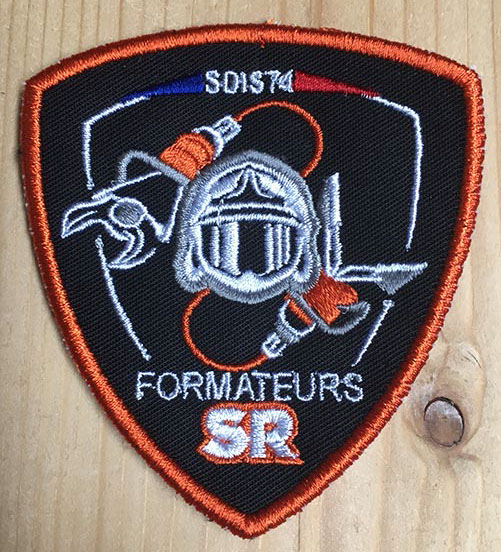 atelier de broderie sur textile Thônes Serraval vêtements personnalisés casquette sur tous les supports textile Thim Montagn'Art