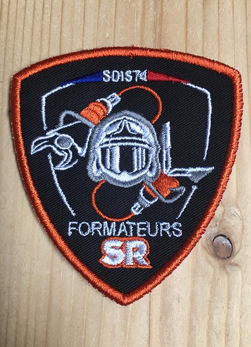 atelier de broderie sur textile Thônes Serraval vêtements personnalisés casquette sur tous les supports textile Thim Montagn'Art