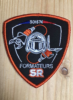 atelier de broderie sur textile Thônes Serraval vêtements personnalisés casquette sur tous les supports textile Thim Montagn'Art