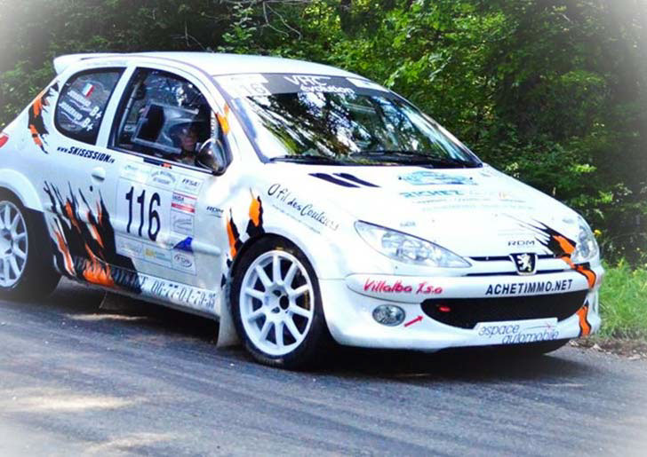 Marquage pause d'adhésifs publicitaire ou personnalisation Marquage pause adhésifs voiture de rallye  Haute Savoie Thônes