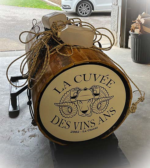 Marquage pause d'adhésifs publicitaire ou personnalisation Marquage pause adhésifs objet déco Thônes Haute Savoie 