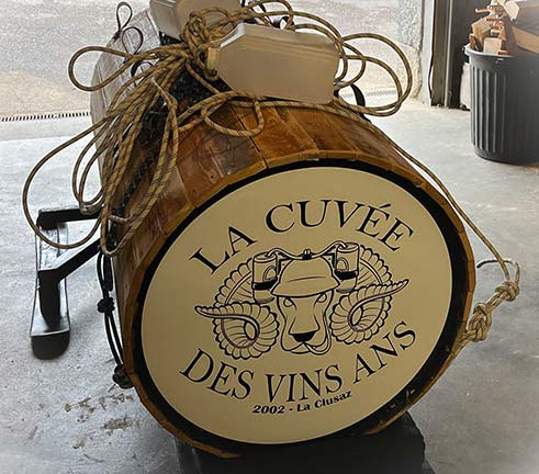 Marquage pause d'adhésifs publicitaire ou personnalisation Marquage pause adhésifs objet déco Thônes Haute Savoie 