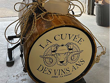 Marquage pause d'adhésifs publicitaire ou personnalisation Marquage pause adhésifs objet déco Thônes Haute Savoie 