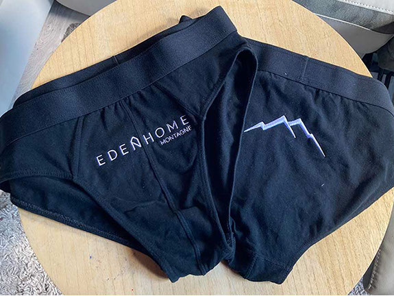 atelier de broderie publicitaire sur textile Thônes Serraval vêtements personnalisés casquette sur tous supports textile Thim Montagn'Art