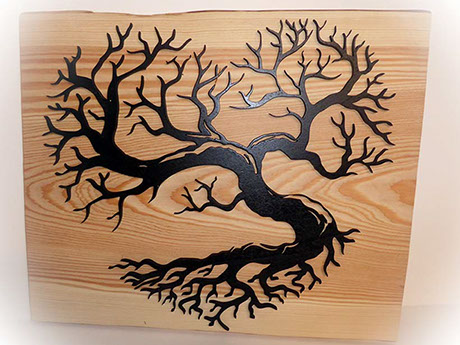L'arbre de vie, est un grand symbole de paix et d'harmonie. Il trouvera sa place dans tous les foyers. Gravé au laser sur un panneau de bois de 