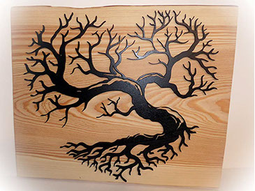 L'arbre de vie, est un grand symbole de paix et d'harmonie. Il trouvera sa place dans tous les foyers. Gravé au laser sur un panneau de bois de 