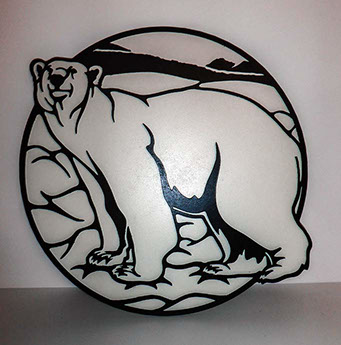 Grizzli découpé au laser objet décoration de fabrication française réalisé par Thim Montagn'Art artisan à Thônes Serraval. 