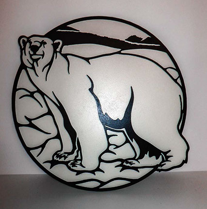 Grizzli découpé au laser objet décoration de fabrication française réalisé par Thim Montagn'Art artisan à Thônes Serraval. 